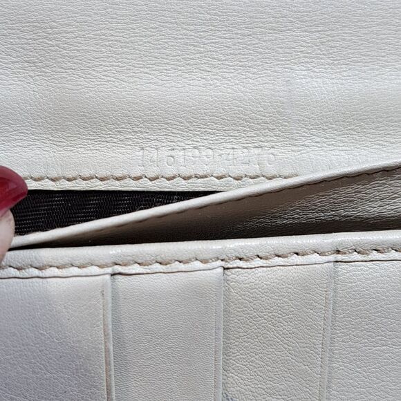 Authentic Gucci GG Wallet - Picture 10 of 17